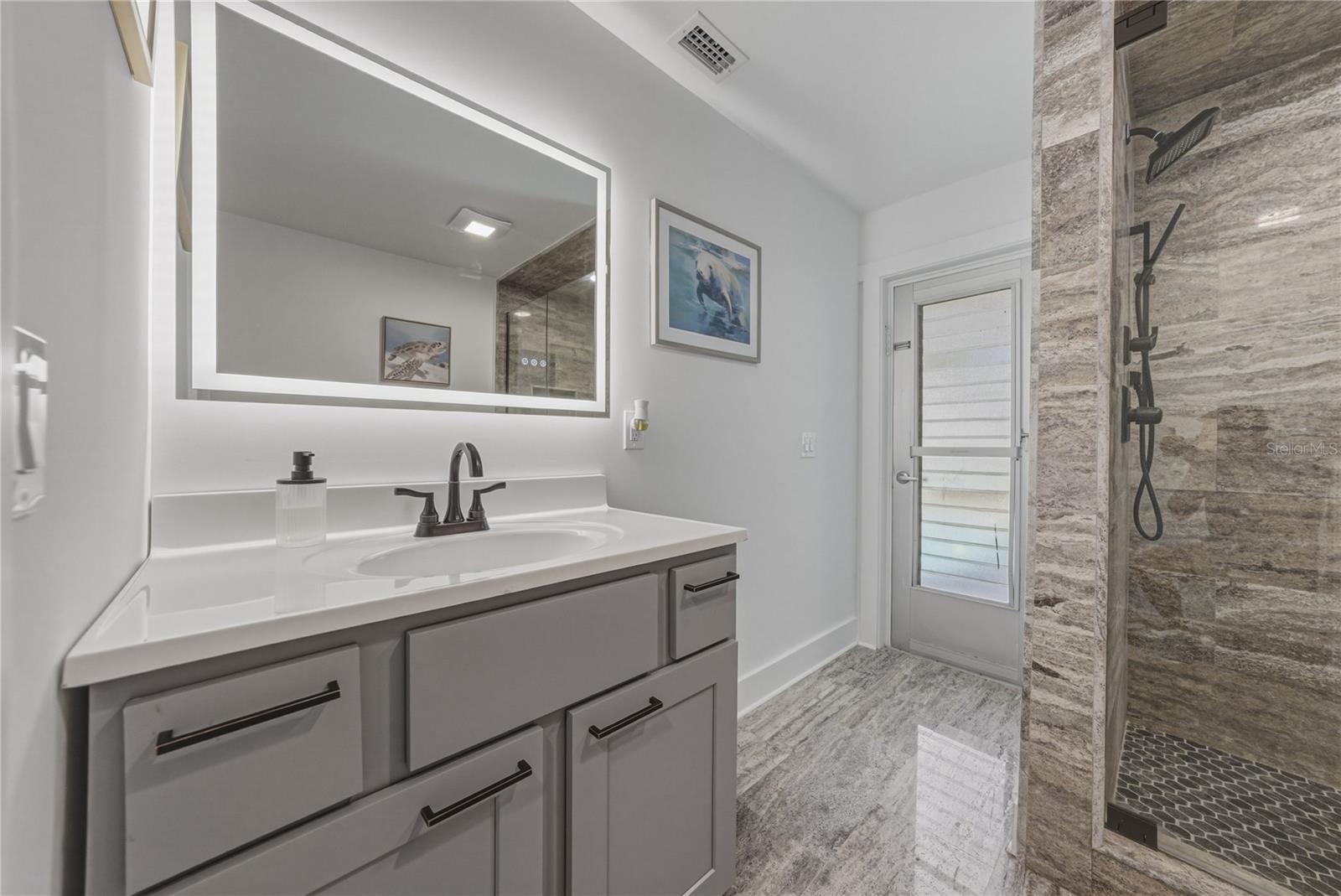 BROADWATER - Residential