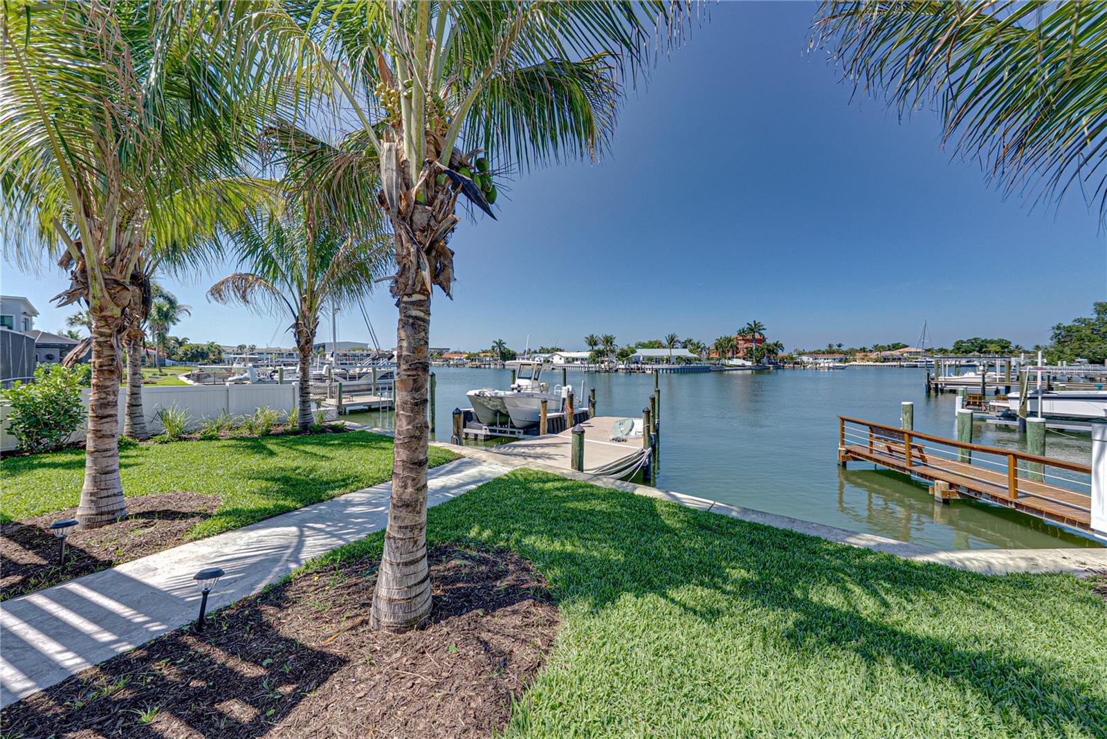 BROADWATER - Residential