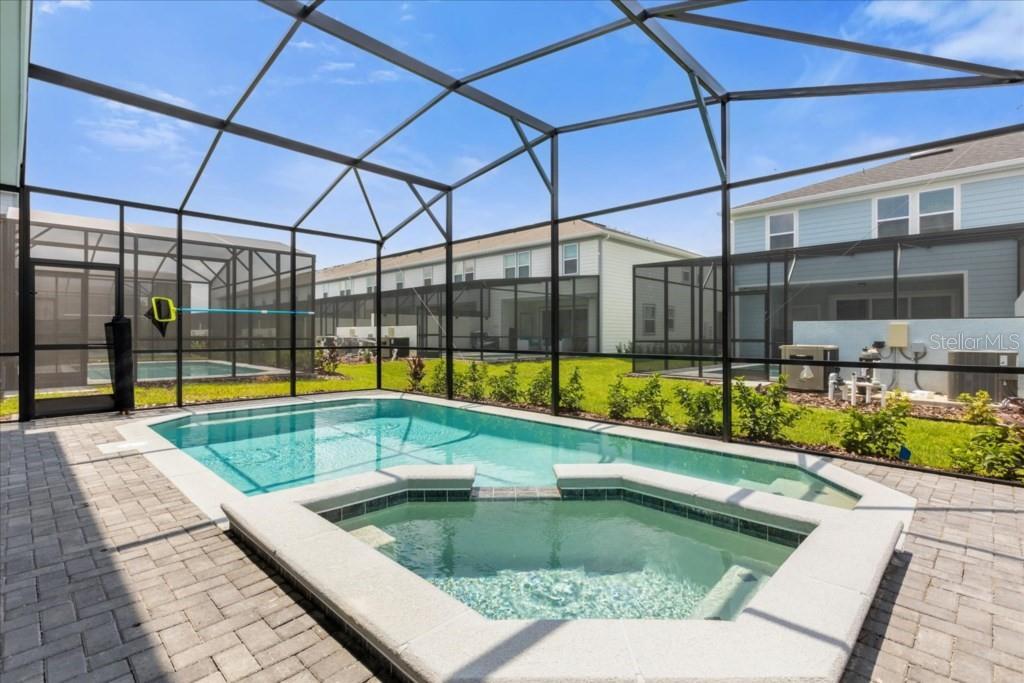 WINDSOR CAY - Residential