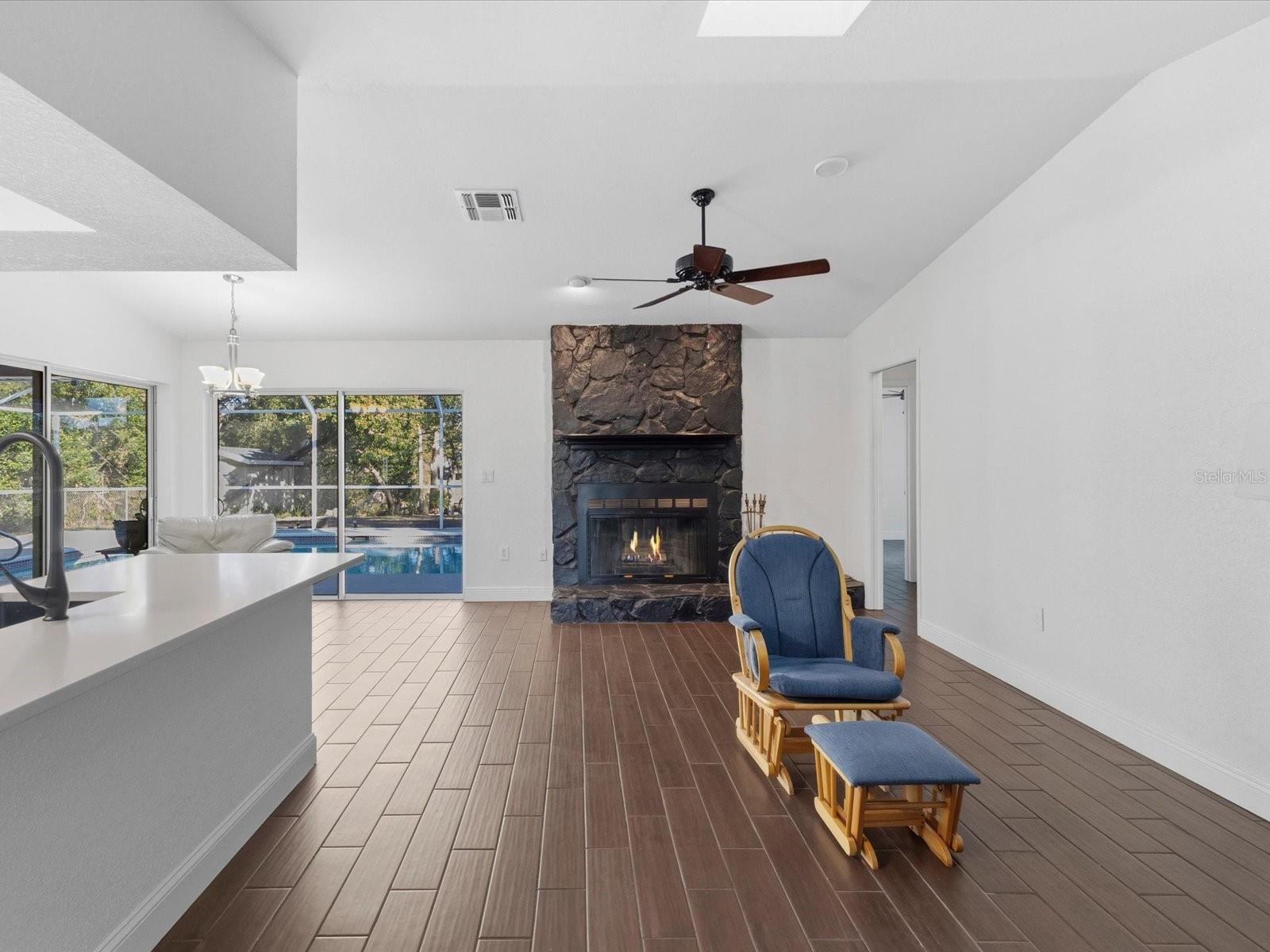 SPRING HILL - Residential