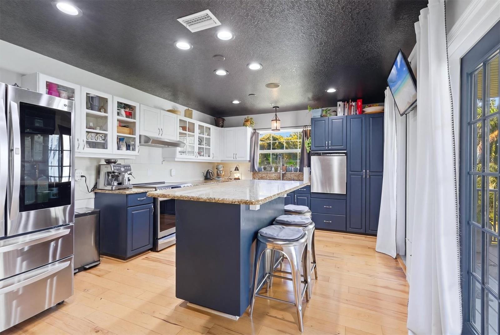 HAWKS HARBOR - Residential