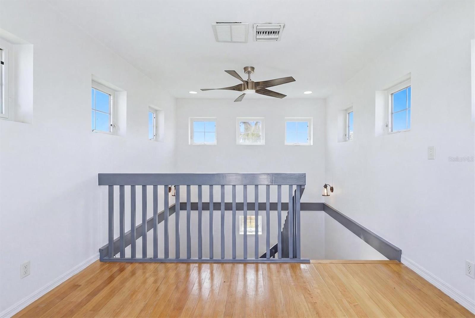 HAWKS HARBOR - Residential
