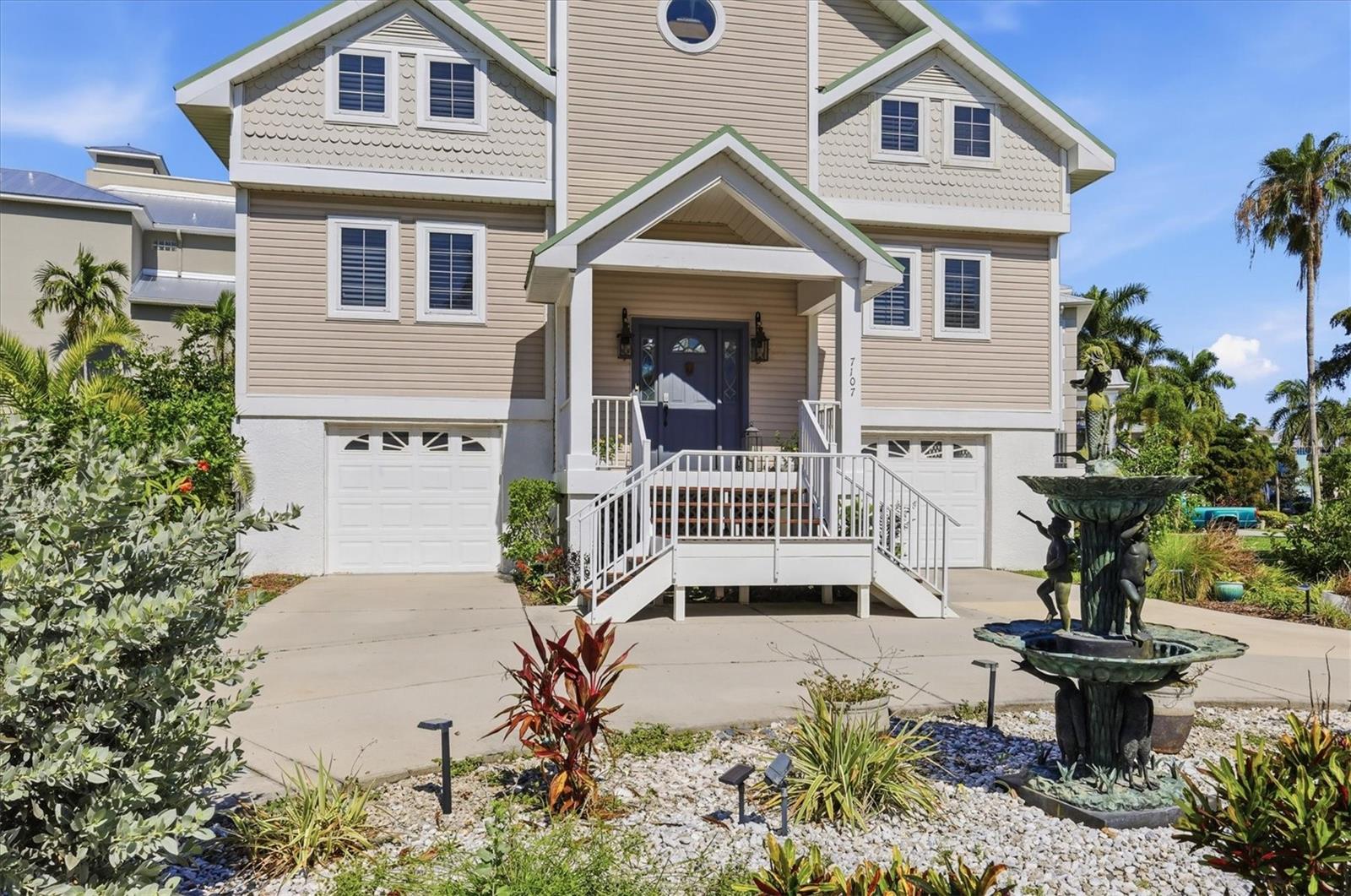 HAWKS HARBOR - Residential