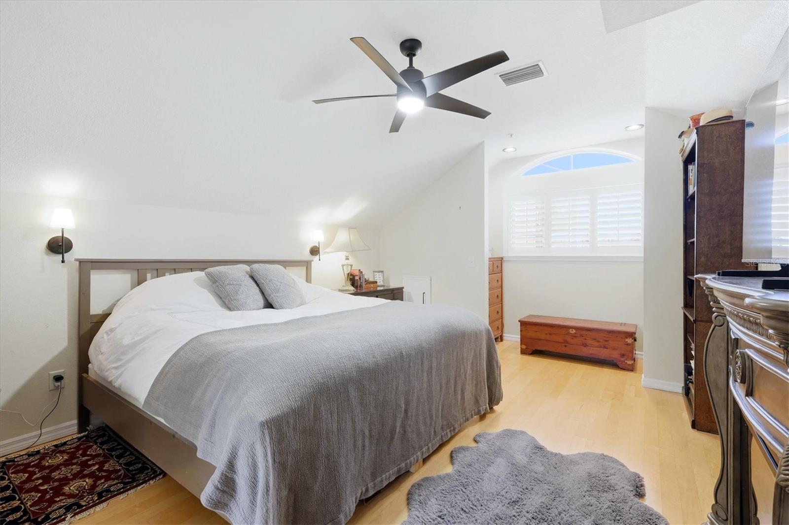 HAWKS HARBOR - Residential