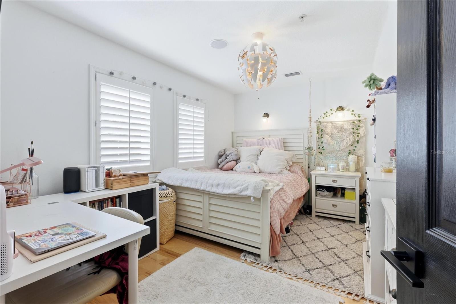 HAWKS HARBOR - Residential