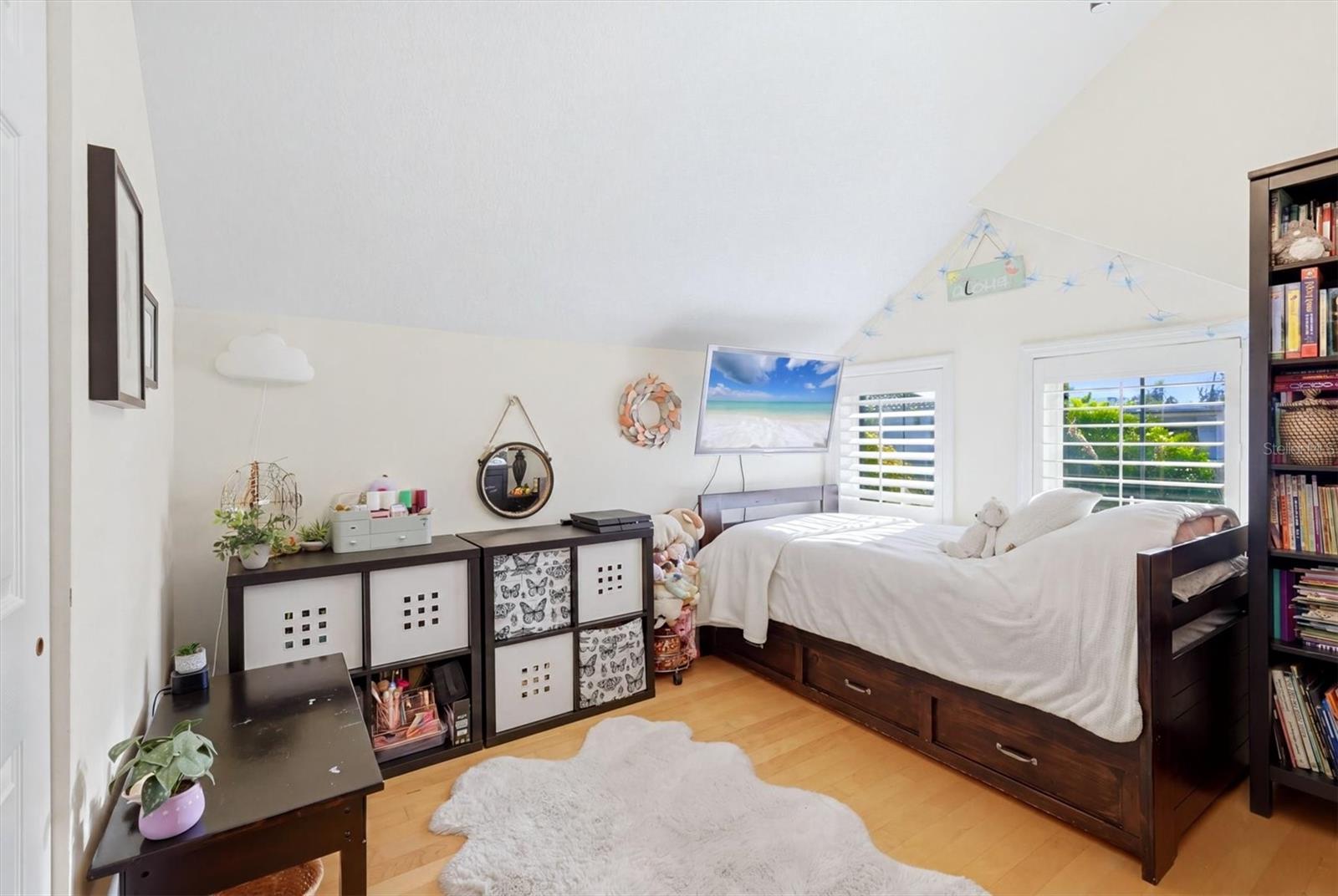 HAWKS HARBOR - Residential