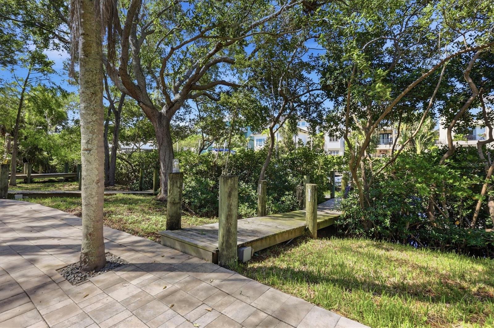 HAWKS HARBOR - Residential