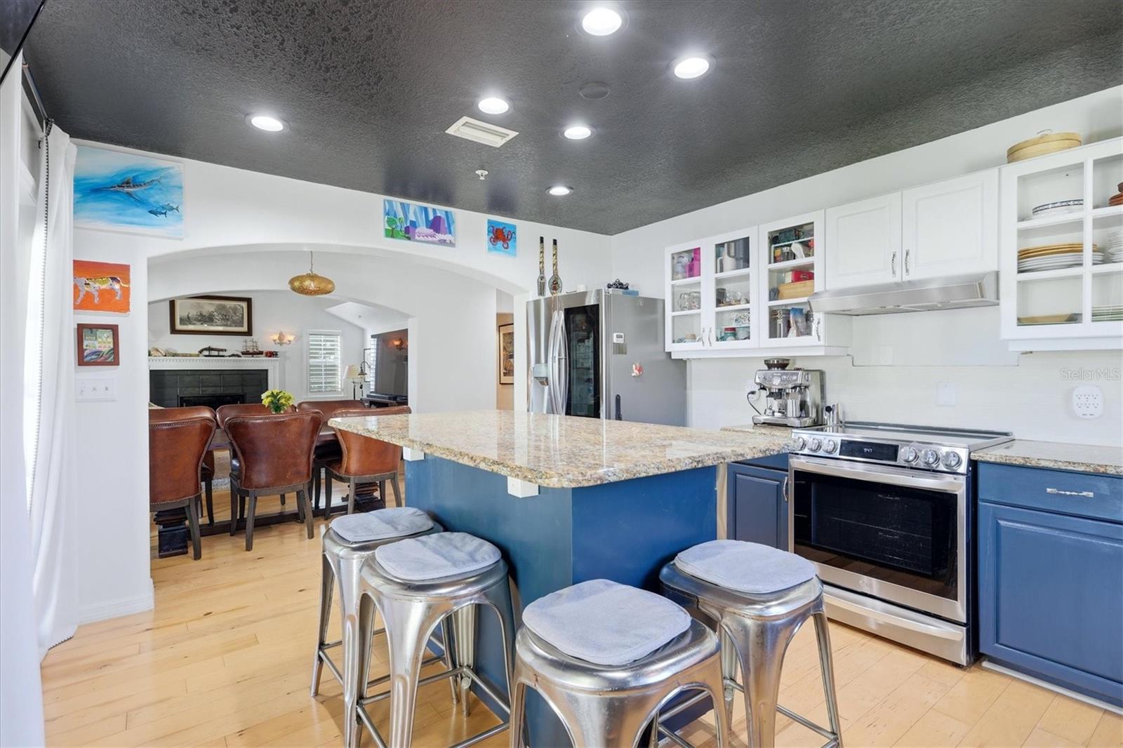 HAWKS HARBOR - Residential