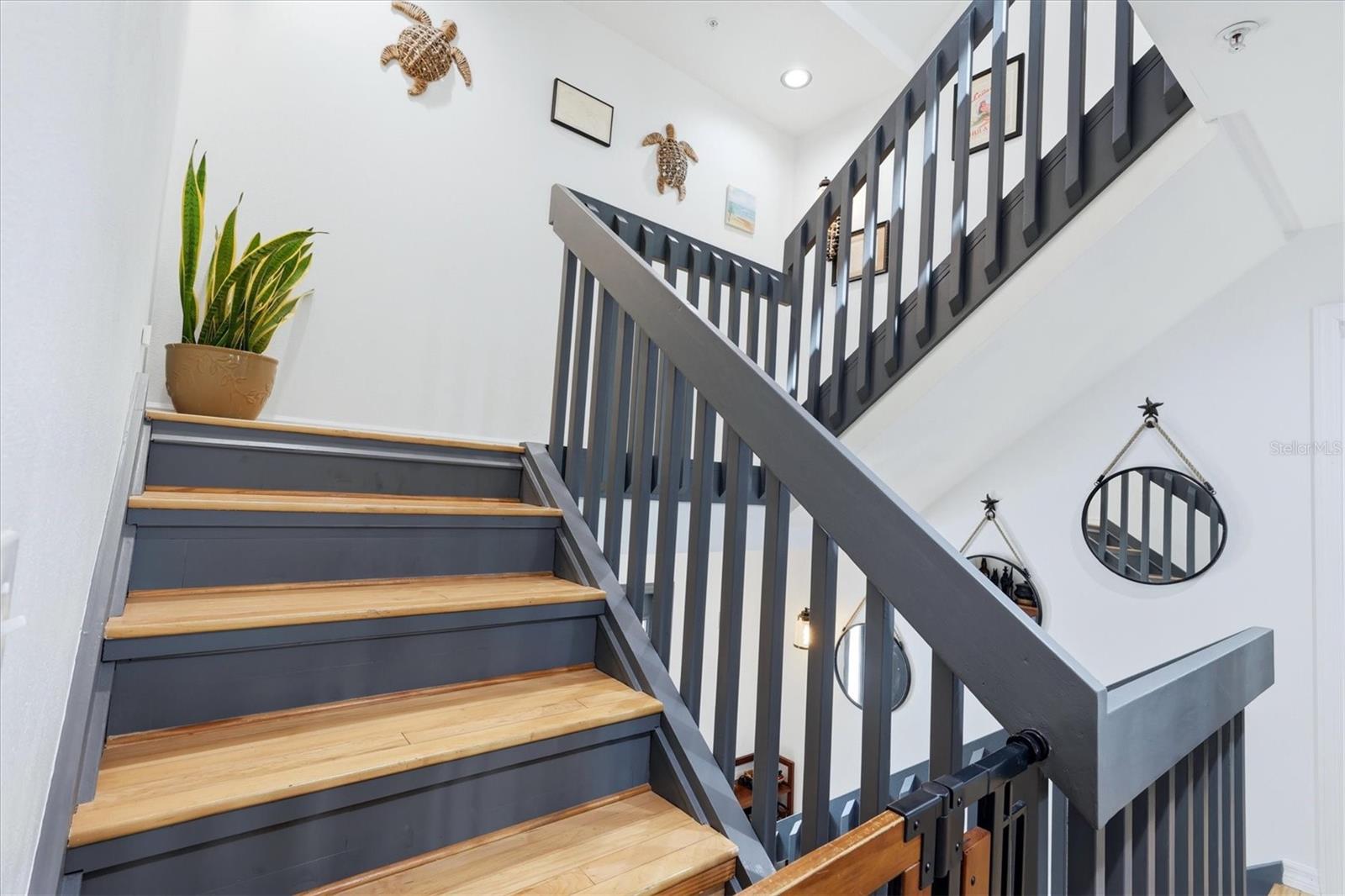 HAWKS HARBOR - Residential