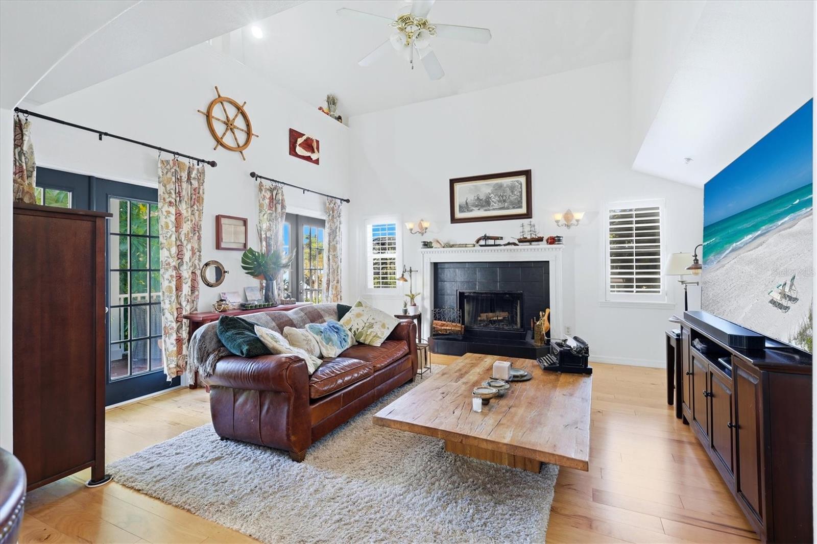 HAWKS HARBOR - Residential