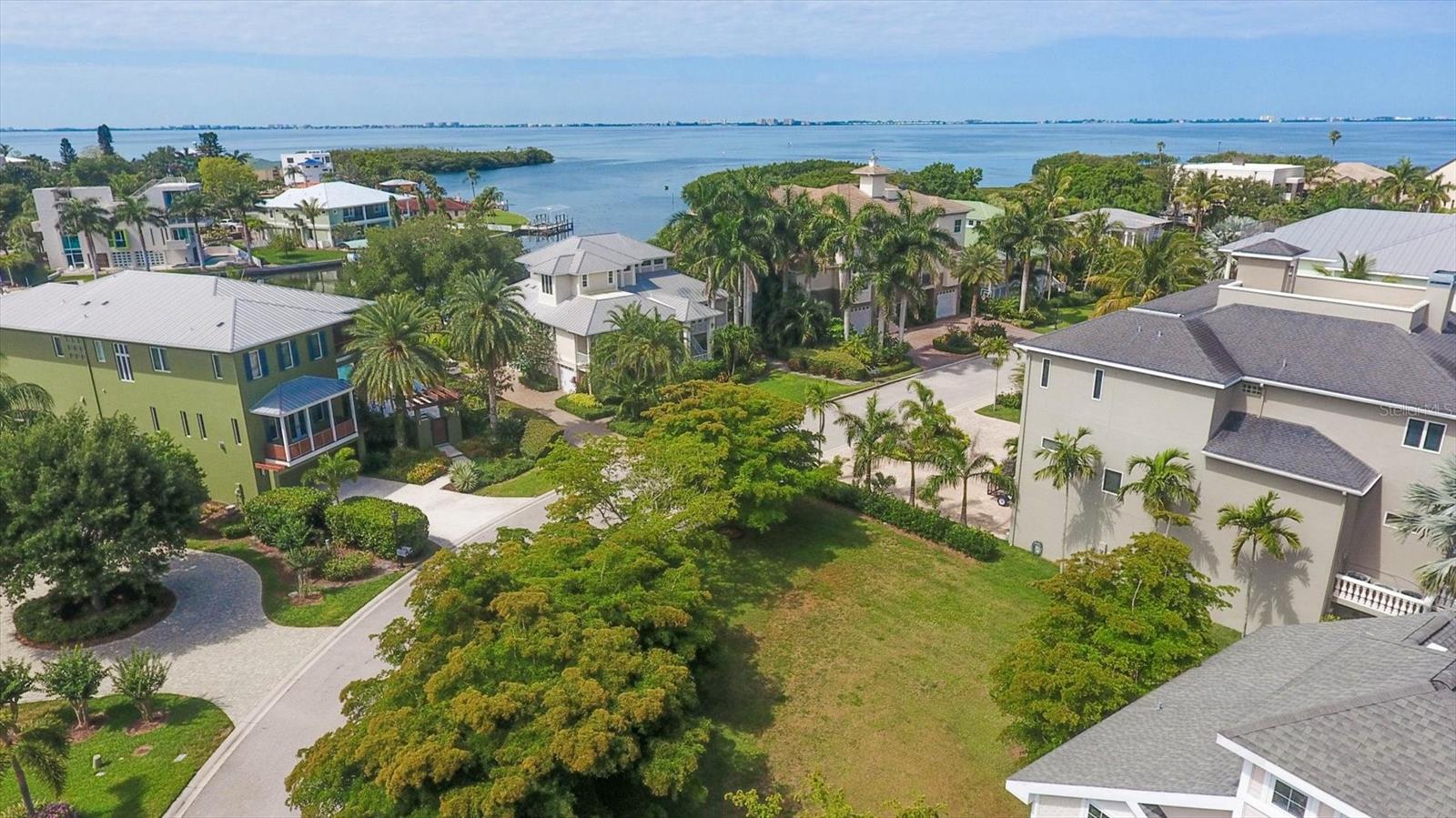 HAWKS HARBOR - Residential