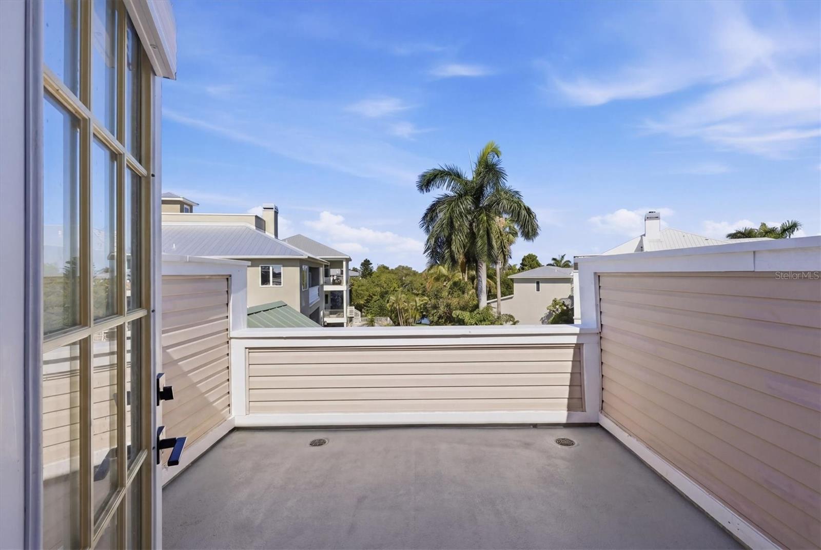 HAWKS HARBOR - Residential