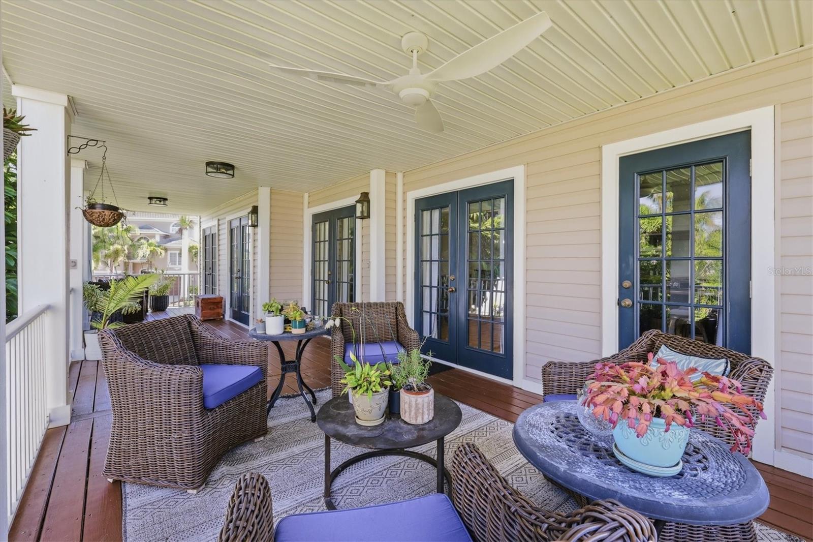 HAWKS HARBOR - Residential
