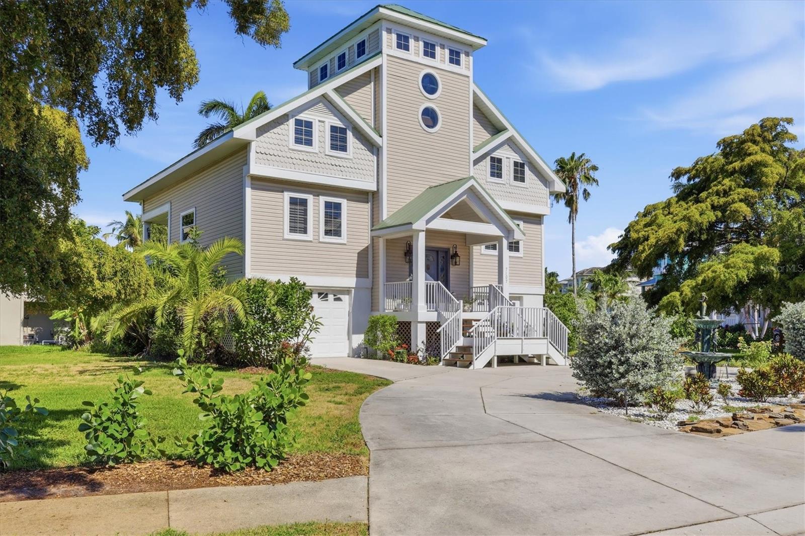 HAWKS HARBOR - Residential