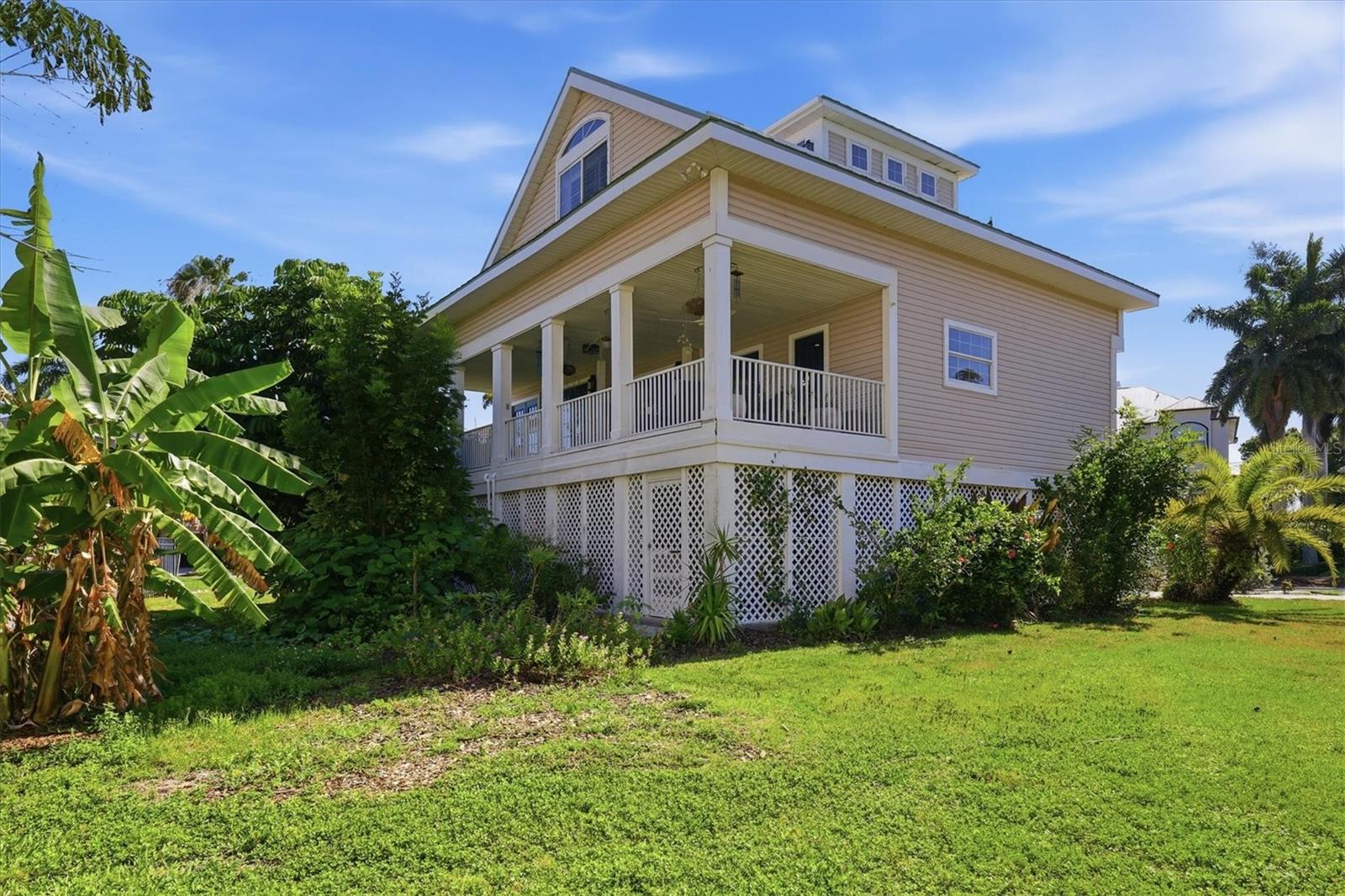 HAWKS HARBOR - Residential