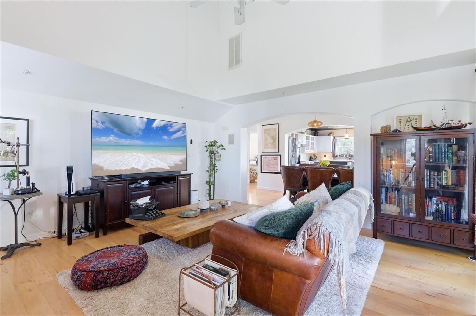 HAWKS HARBOR - Residential