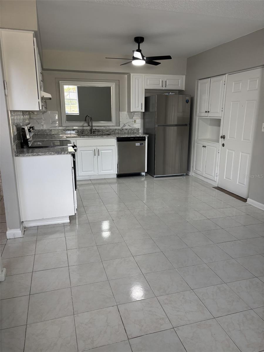 PARKWOOD VILLAGE - Residential Lease