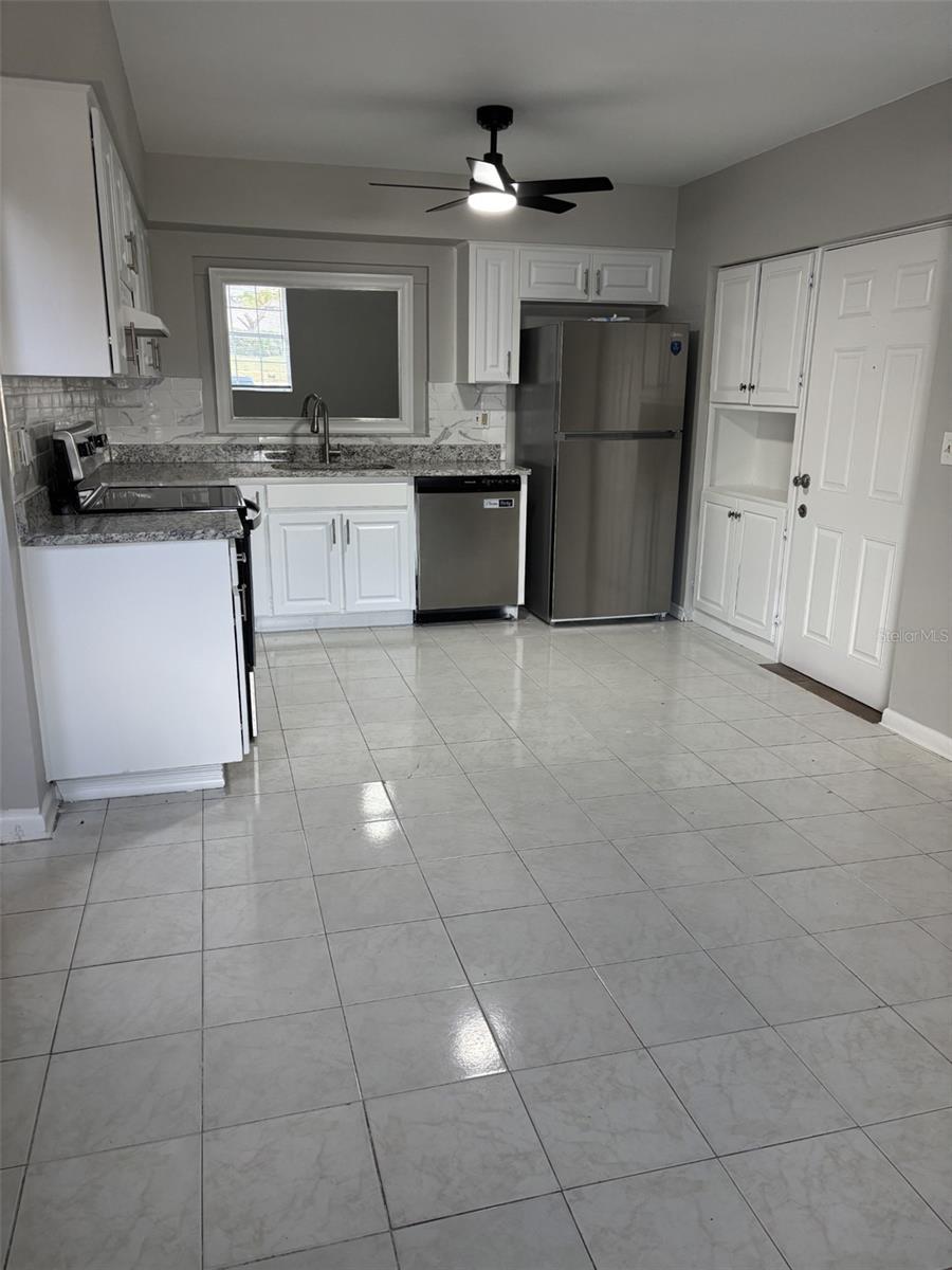 PARKWOOD VILLAGE - Residential Lease