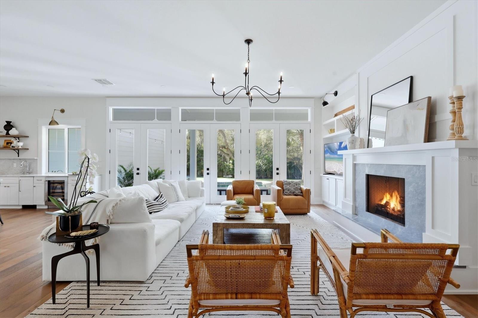 1686 NORTH DRIVE, SARASOTA, FL, 34239 3 1686 NORTH DRIVE