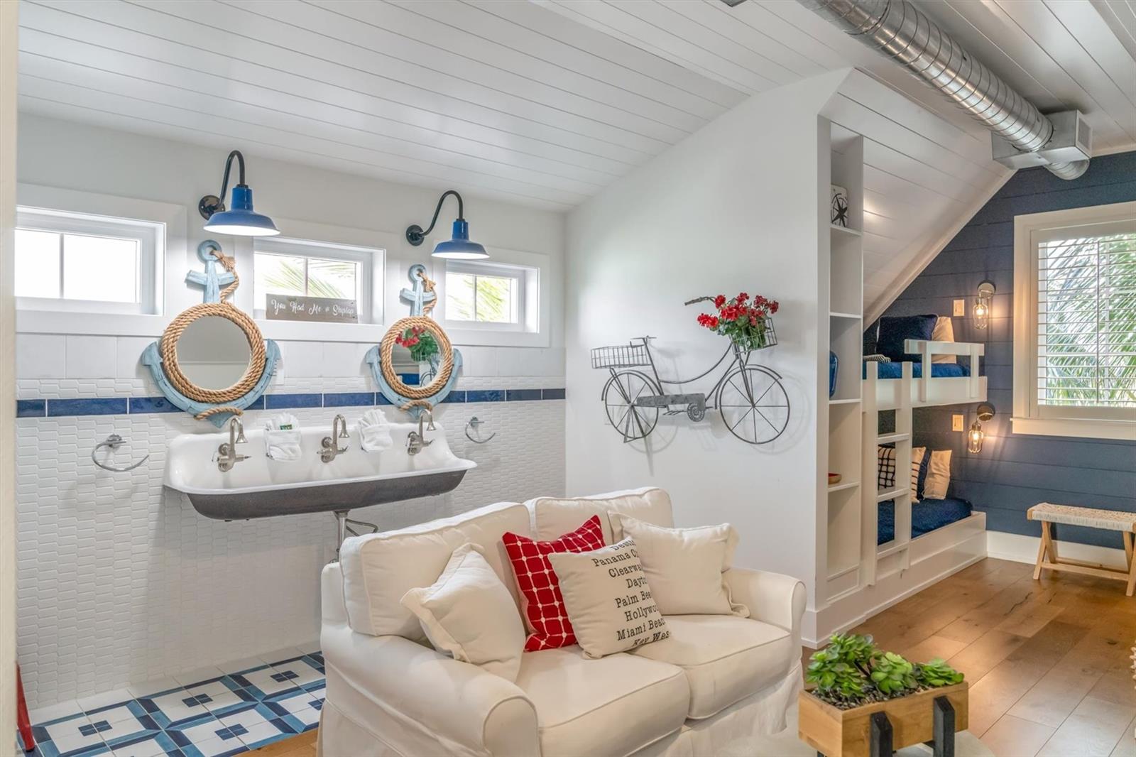 LUANA ISLES - Residential