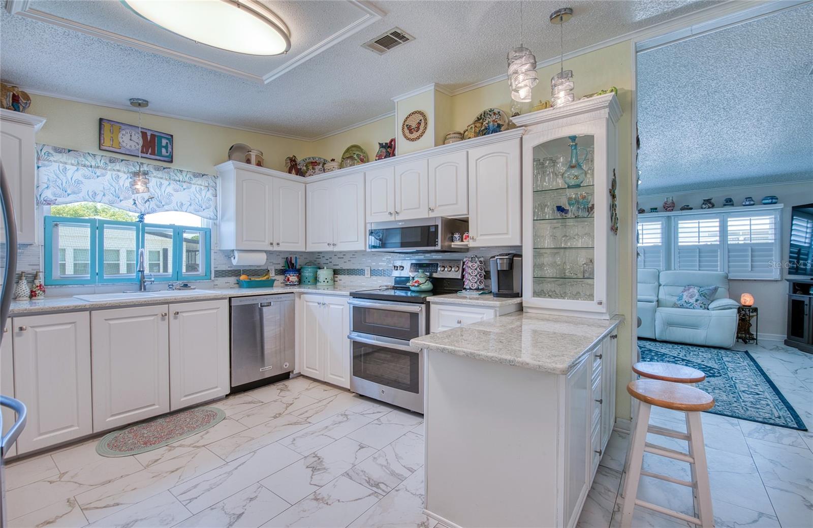 214 DOLPHIN DRIVE N