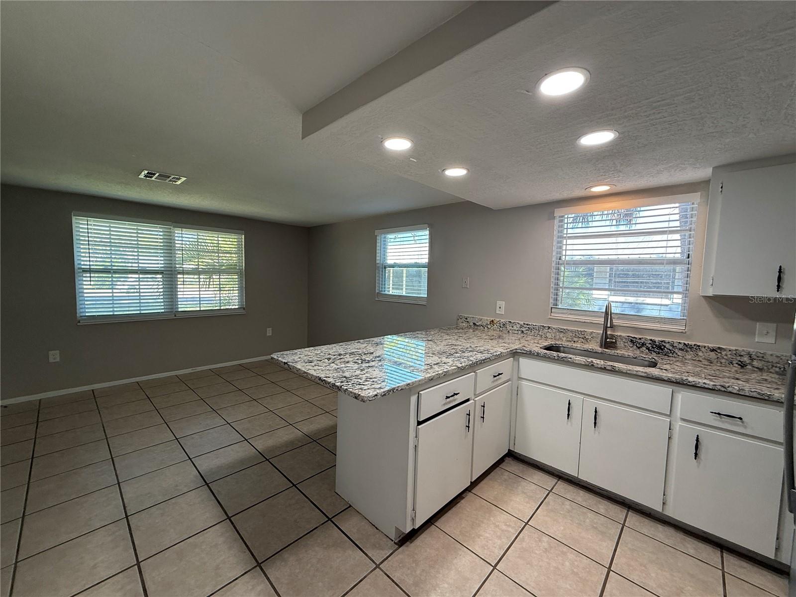 NOKOMIS - Residential Lease