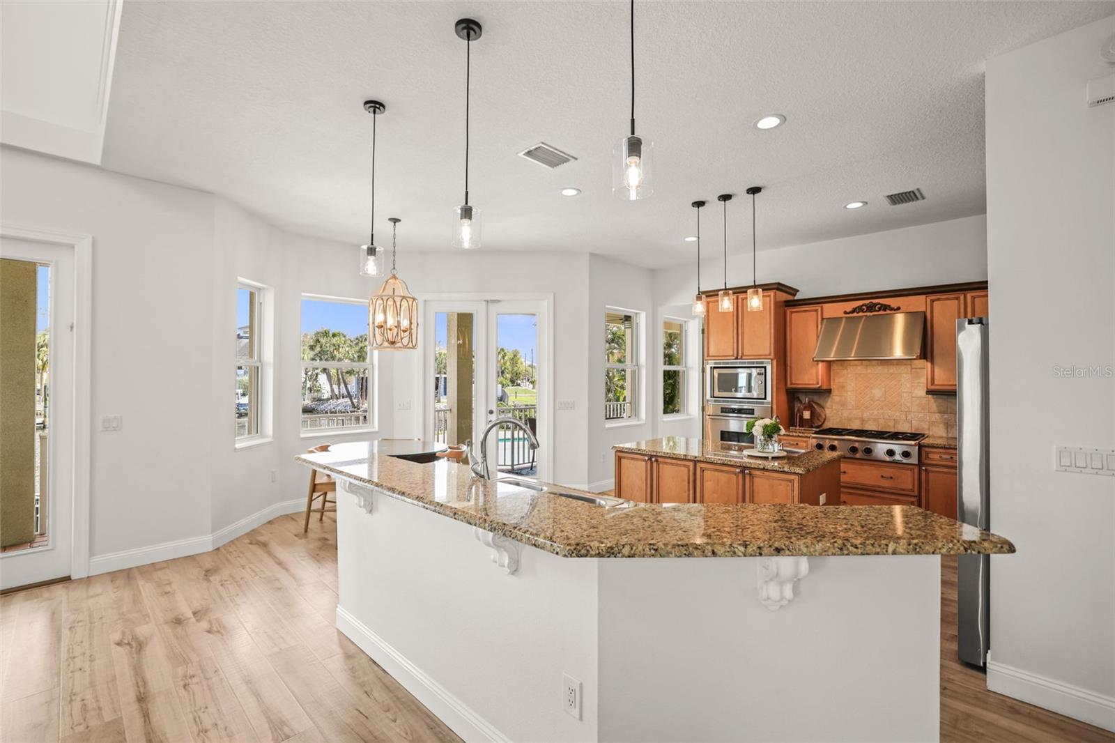 WHITCOMB POINT - Residential