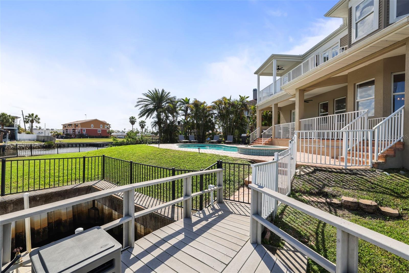 WHITCOMB POINT - Residential