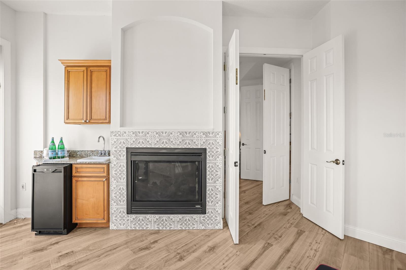 WHITCOMB POINT - Residential