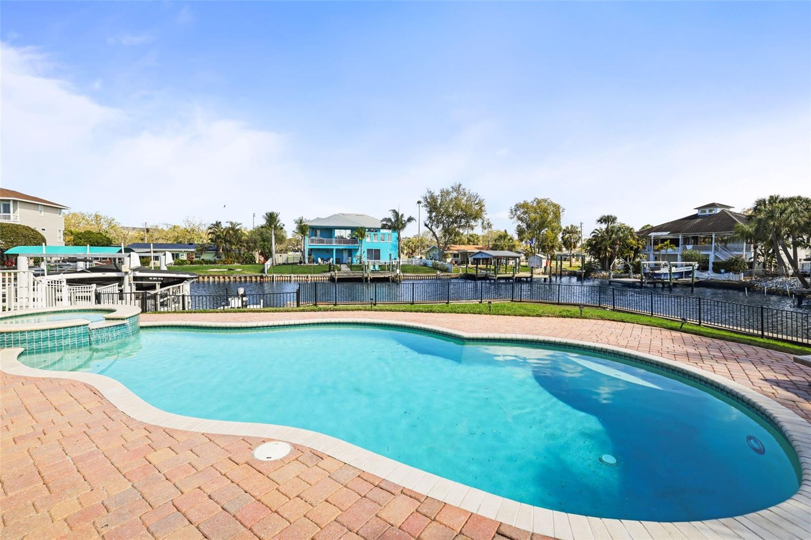 WHITCOMB POINT - Residential