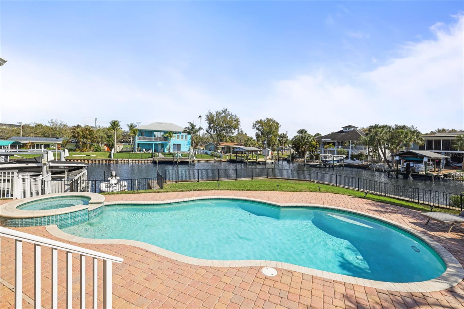 WHITCOMB POINT - Residential