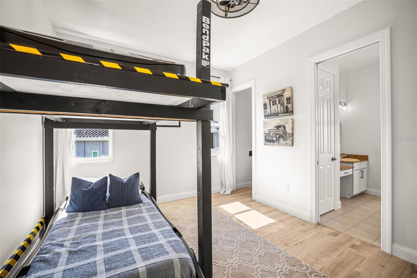 WHITCOMB POINT - Residential