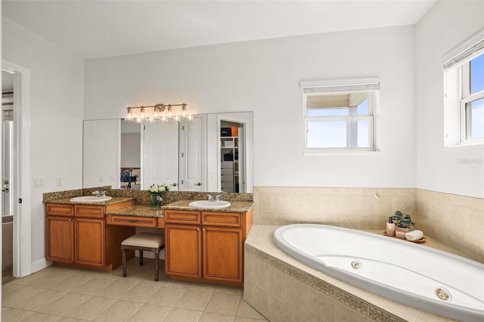 WHITCOMB POINT - Residential