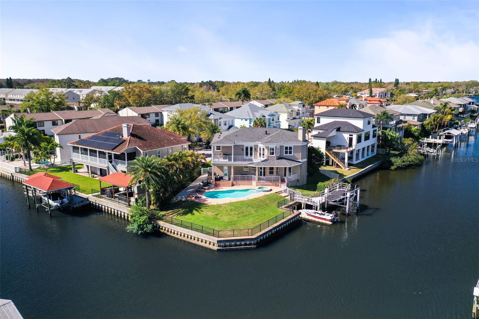 WHITCOMB POINT - Residential