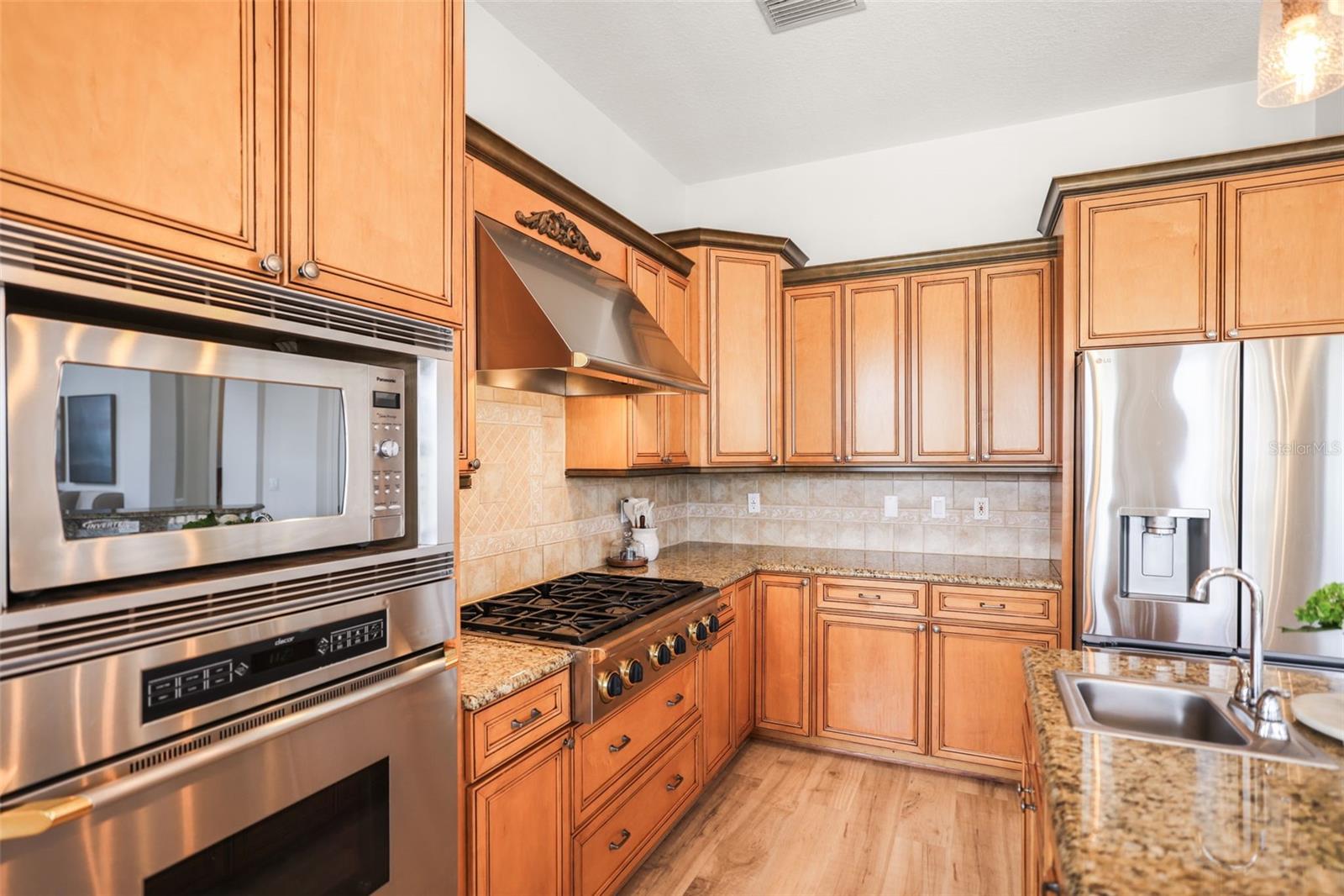 WHITCOMB POINT - Residential