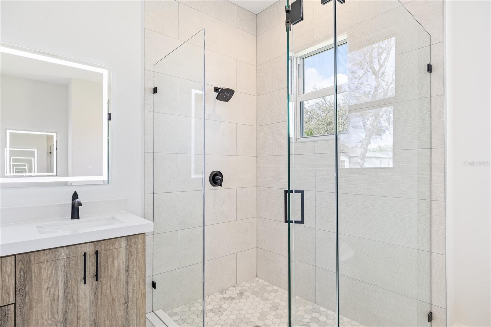 COUNTRY SIDE MANOR - Residential