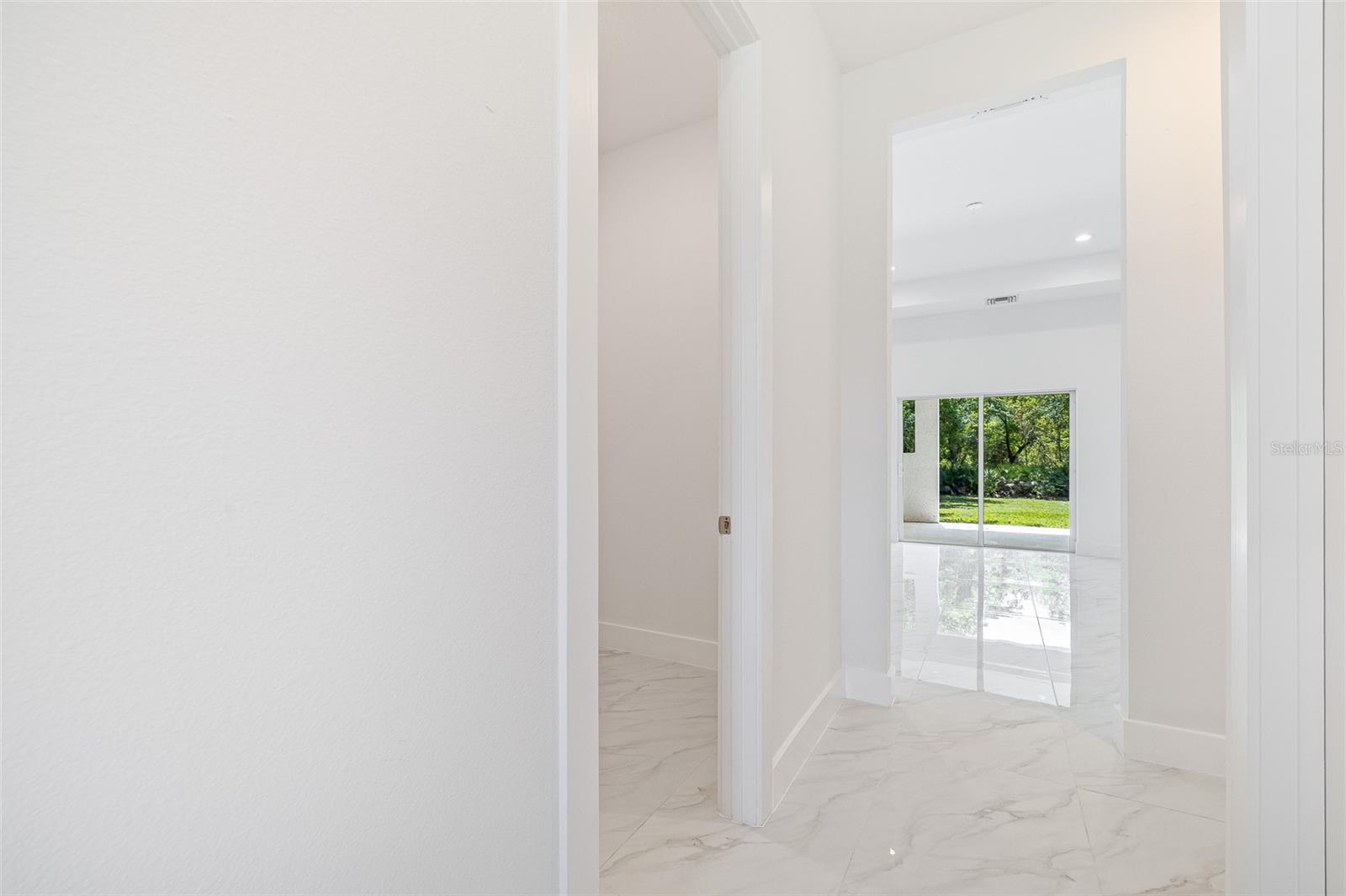 COUNTRY SIDE MANOR - Residential