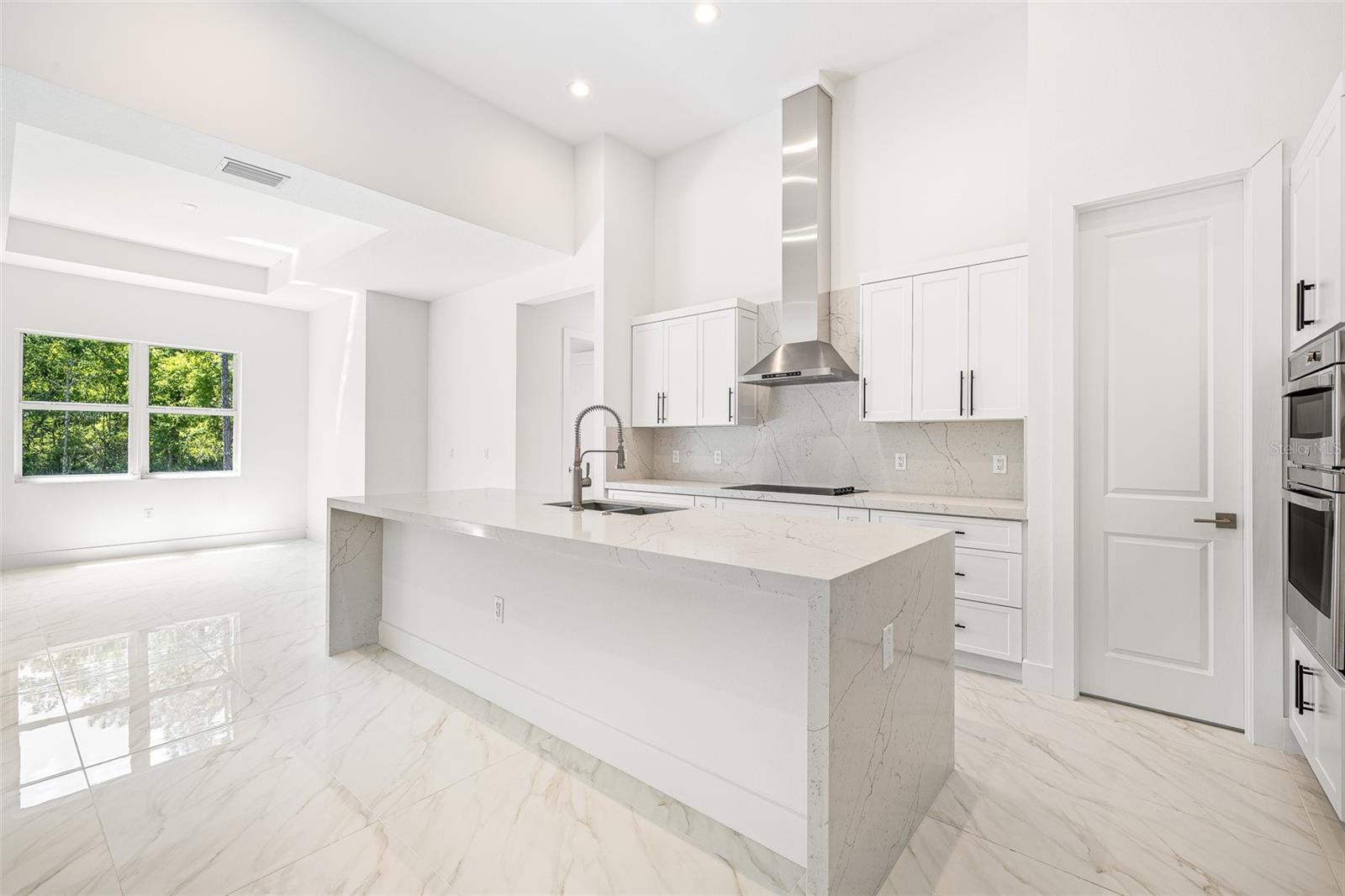 COUNTRY SIDE MANOR - Residential