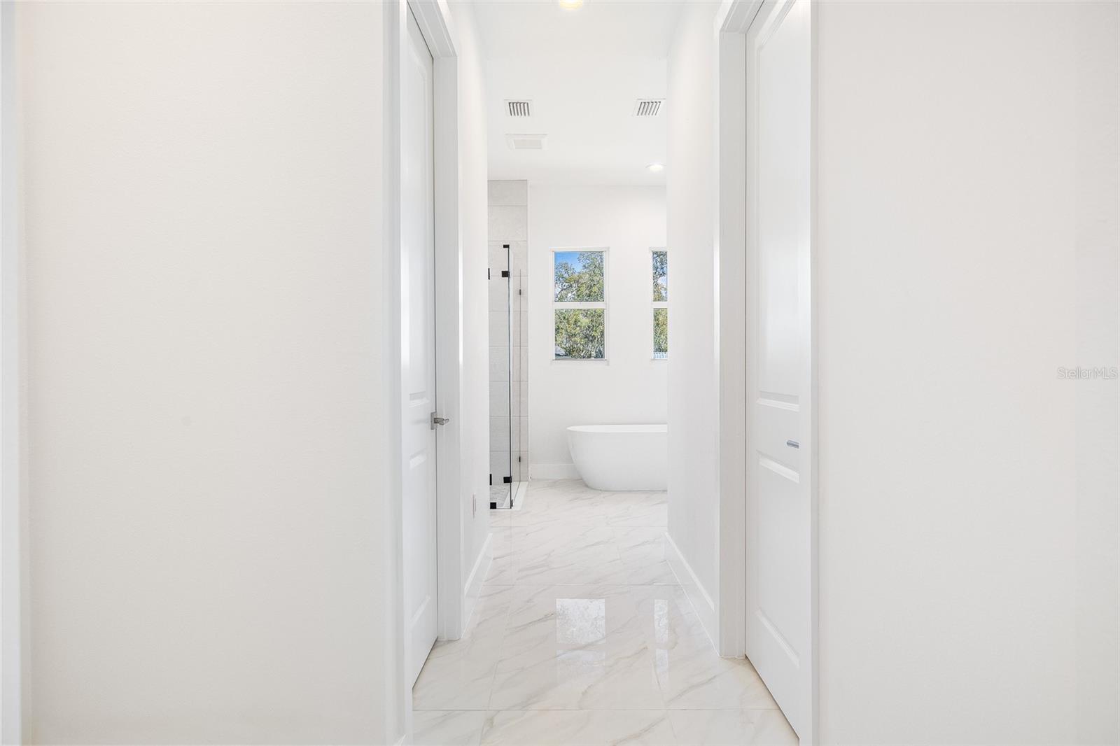 COUNTRY SIDE MANOR - Residential