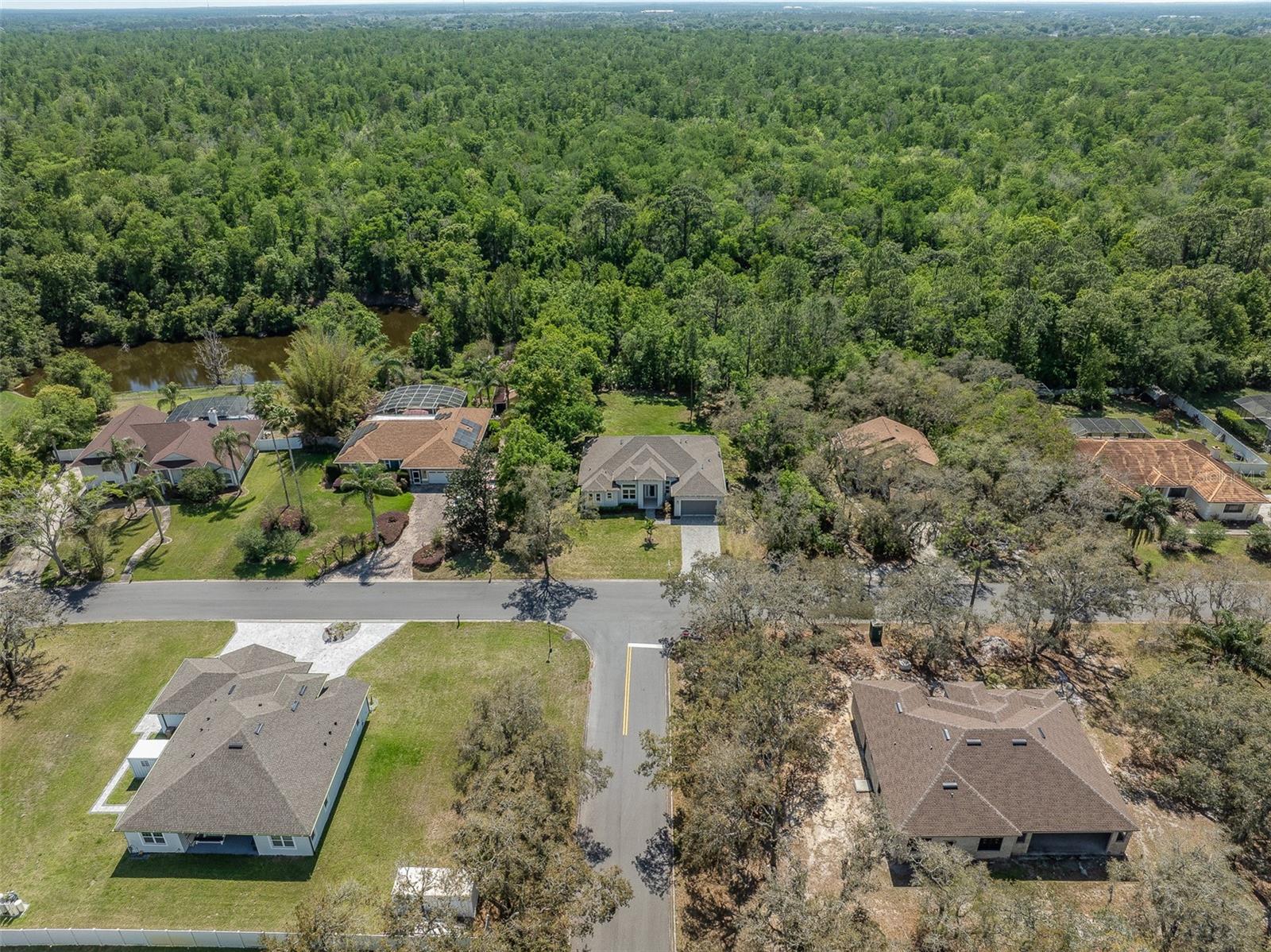 COUNTRY SIDE MANOR - Residential