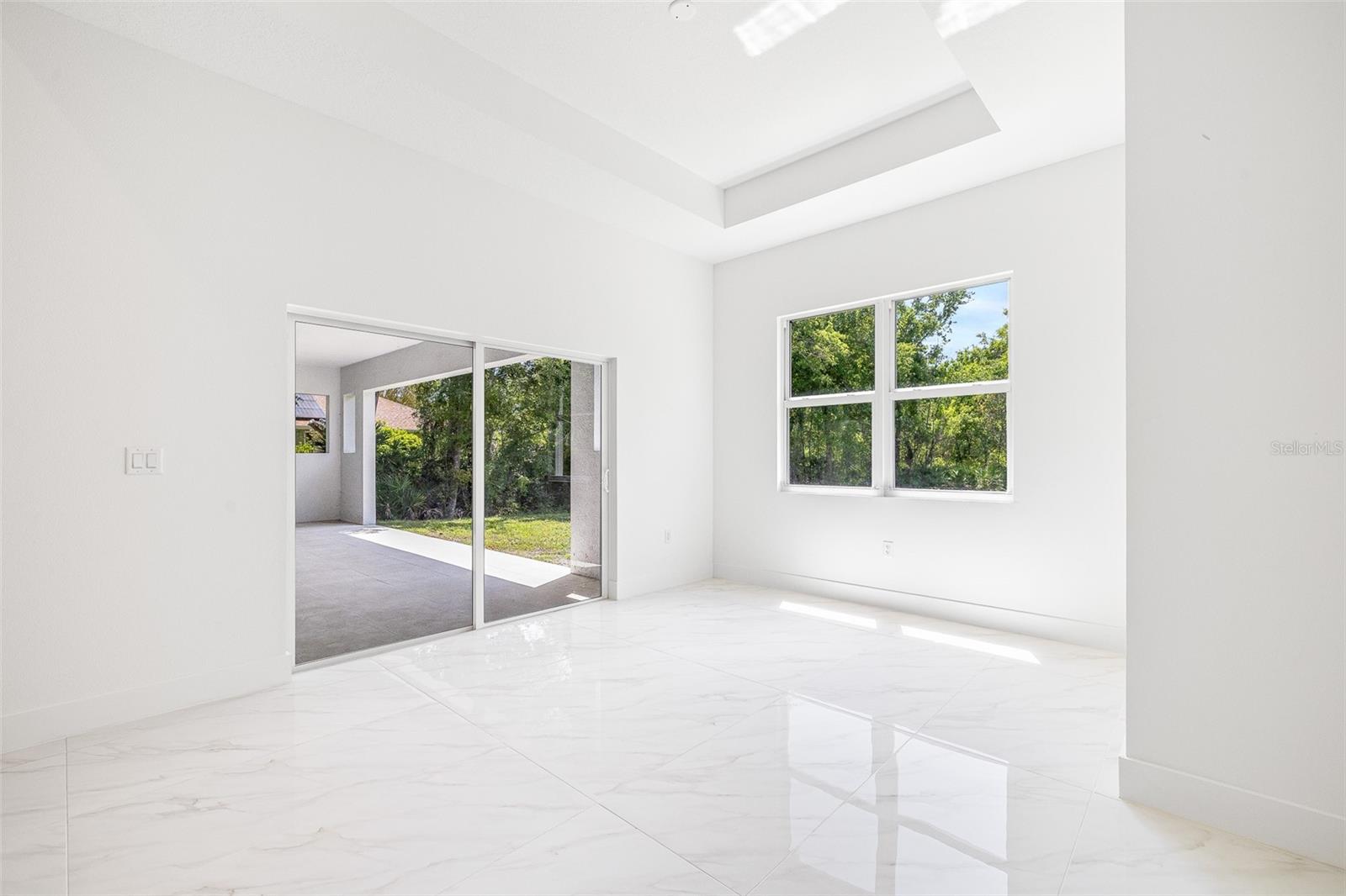 COUNTRY SIDE MANOR - Residential