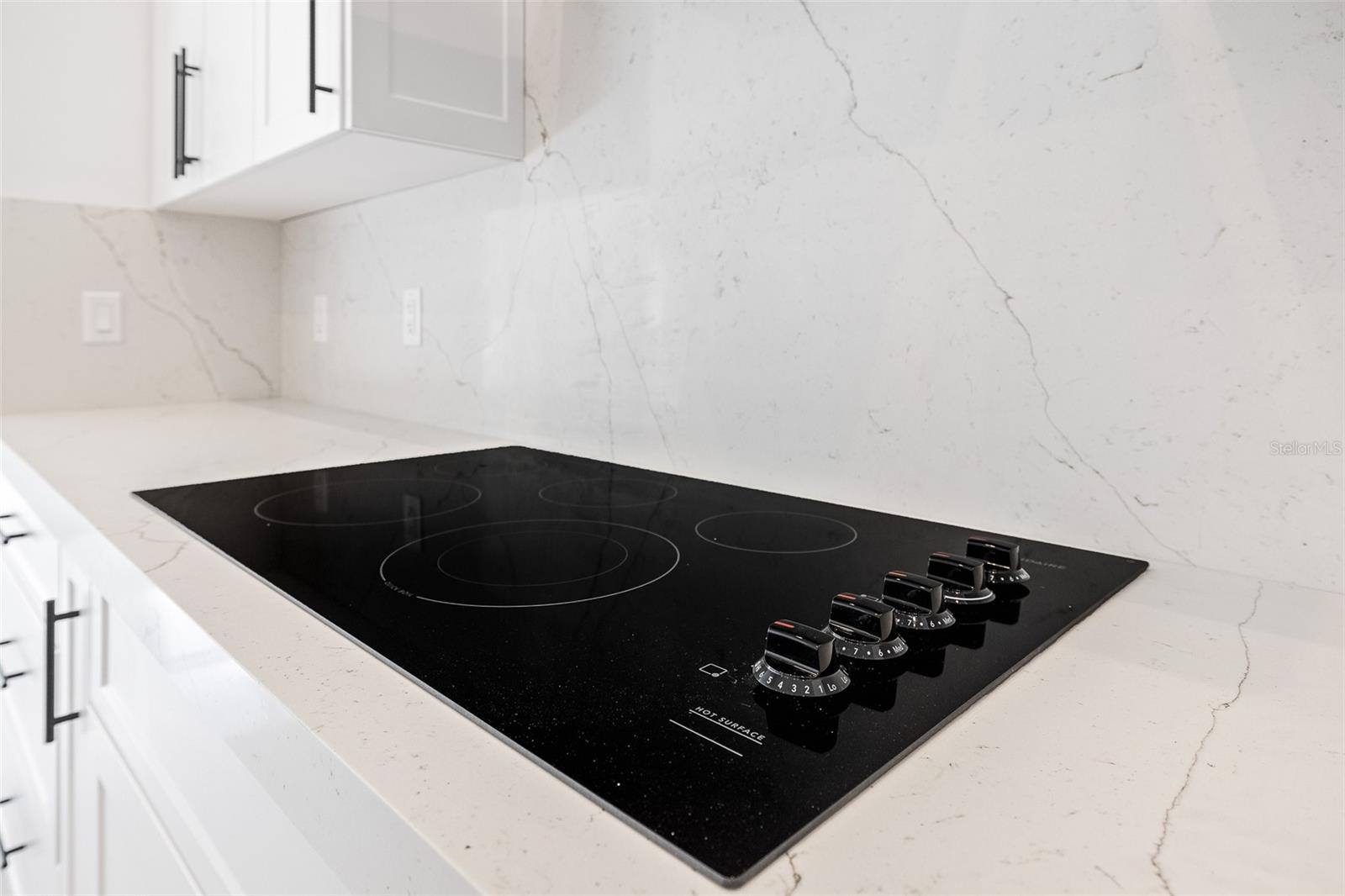 COUNTRY SIDE MANOR - Residential