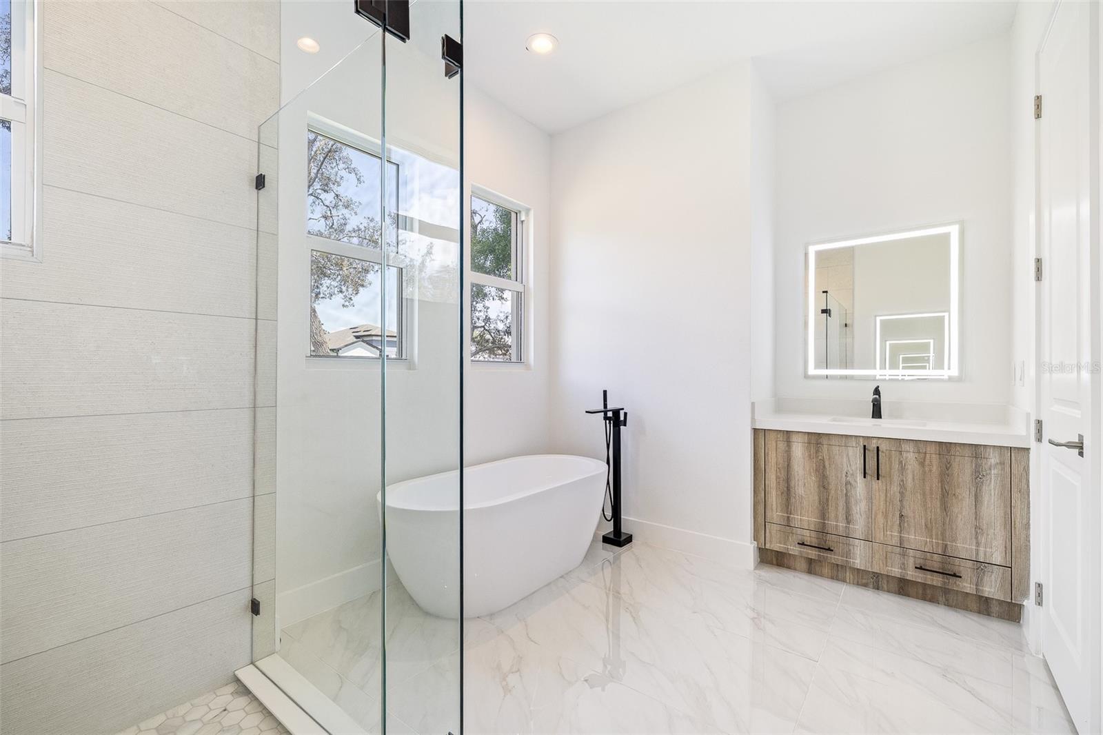 COUNTRY SIDE MANOR - Residential