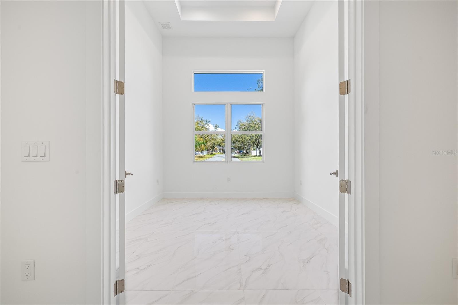 COUNTRY SIDE MANOR - Residential