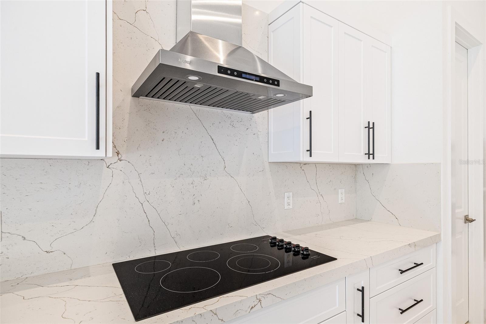 COUNTRY SIDE MANOR - Residential