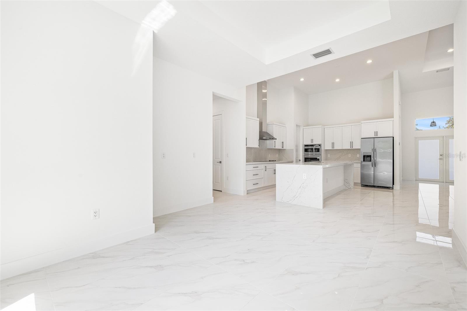 COUNTRY SIDE MANOR - Residential