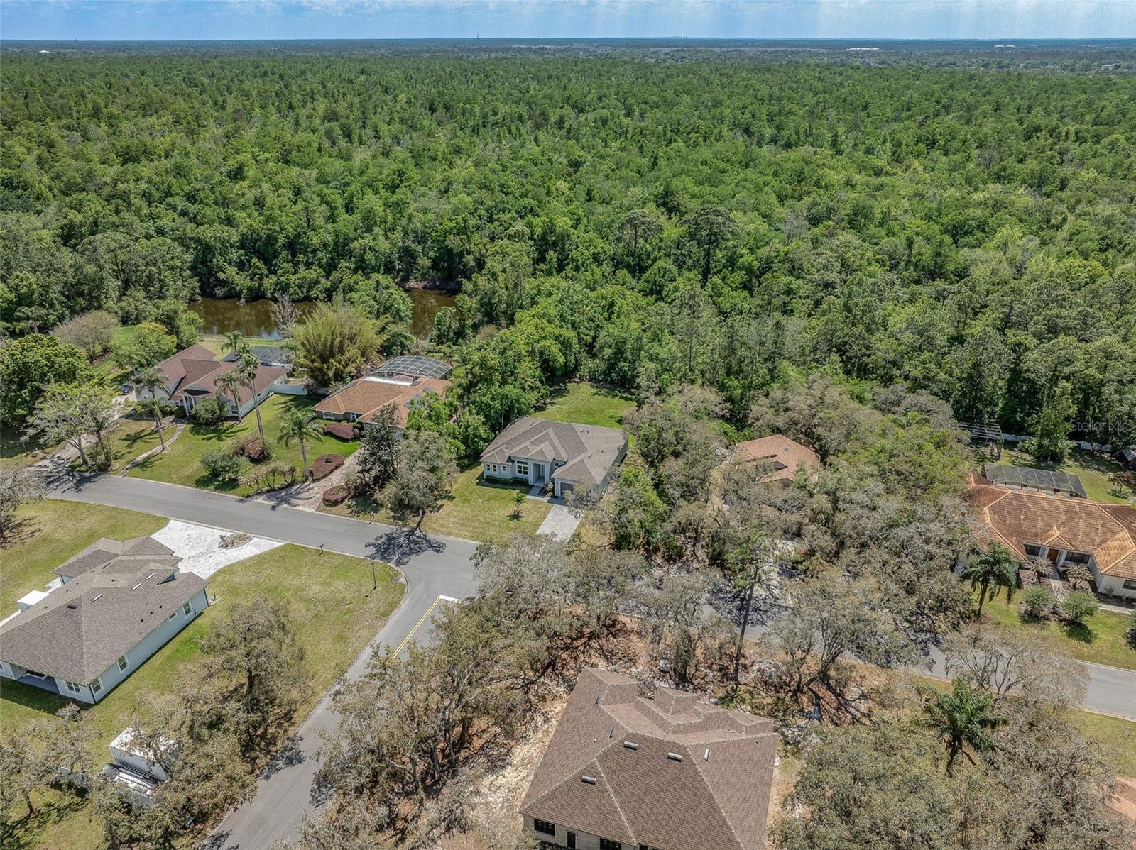 COUNTRY SIDE MANOR - Residential