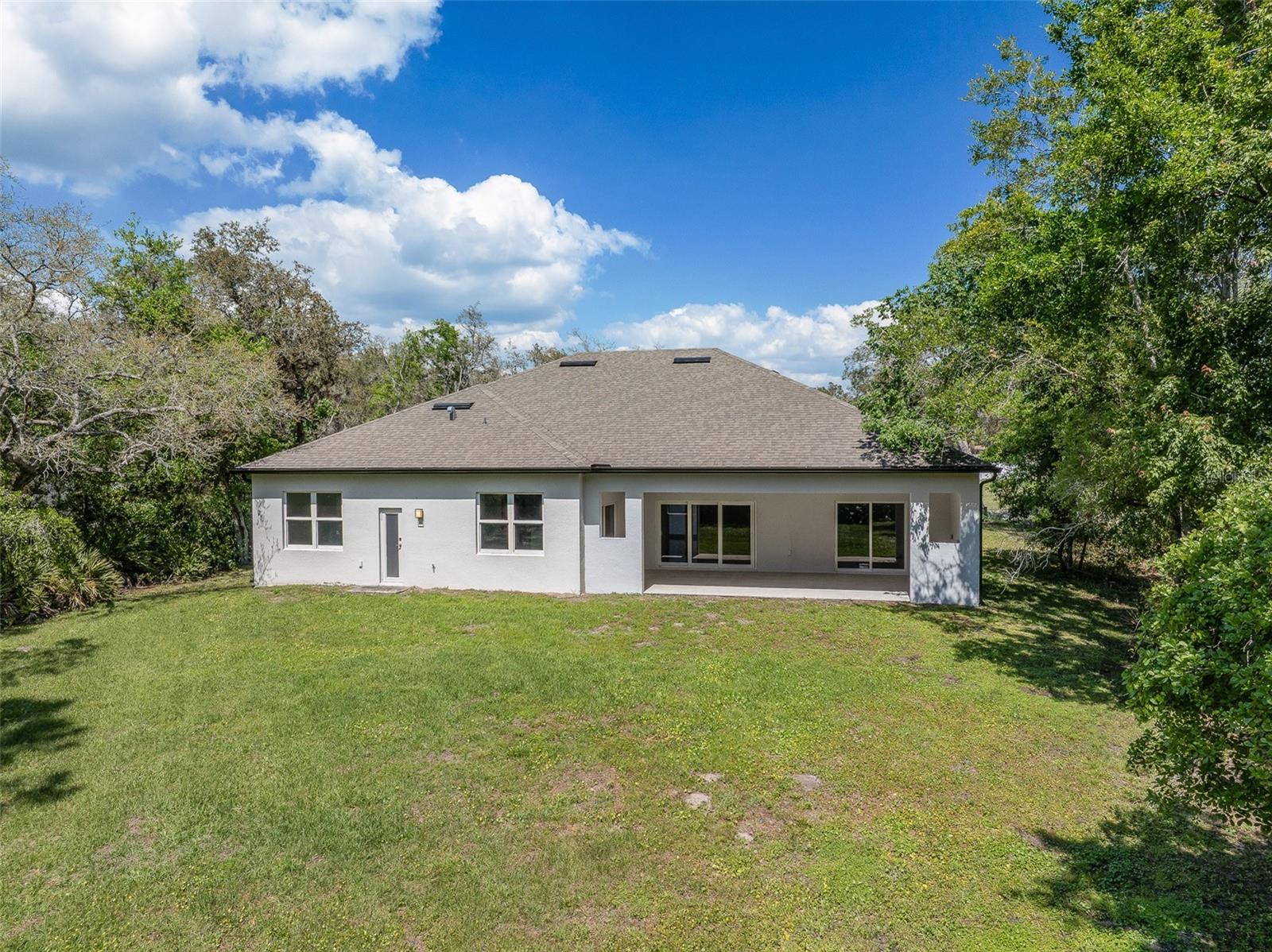 COUNTRY SIDE MANOR - Residential