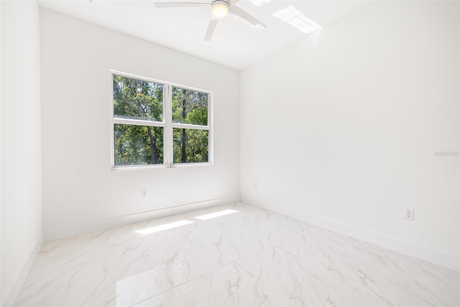 COUNTRY SIDE MANOR - Residential