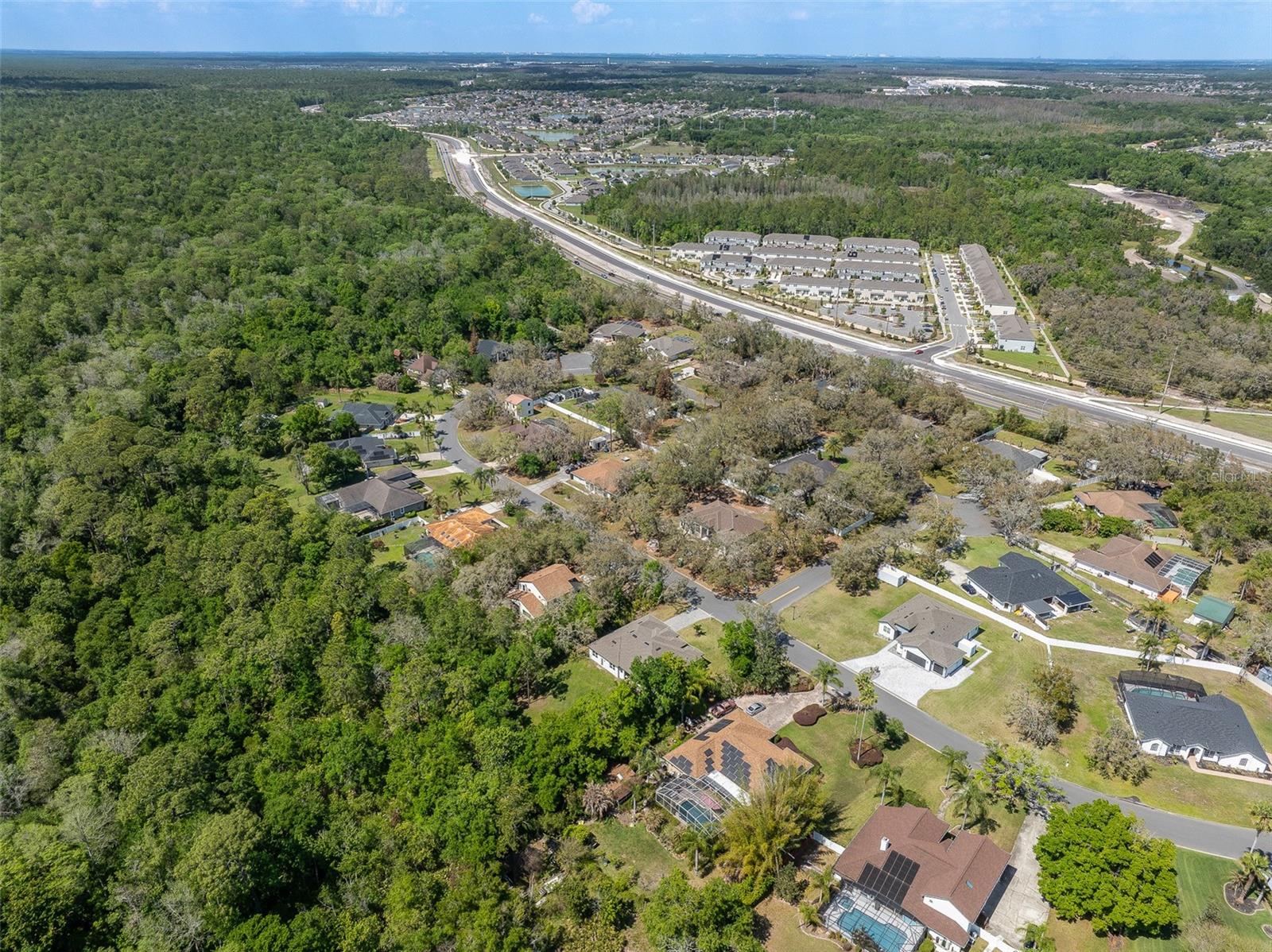 COUNTRY SIDE MANOR - Residential